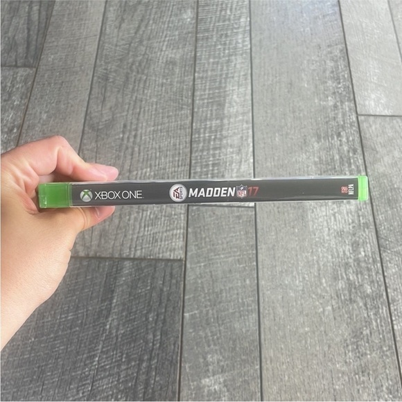Xbox One NFL Madden 2017 Video Game. - Picture 3 of 4